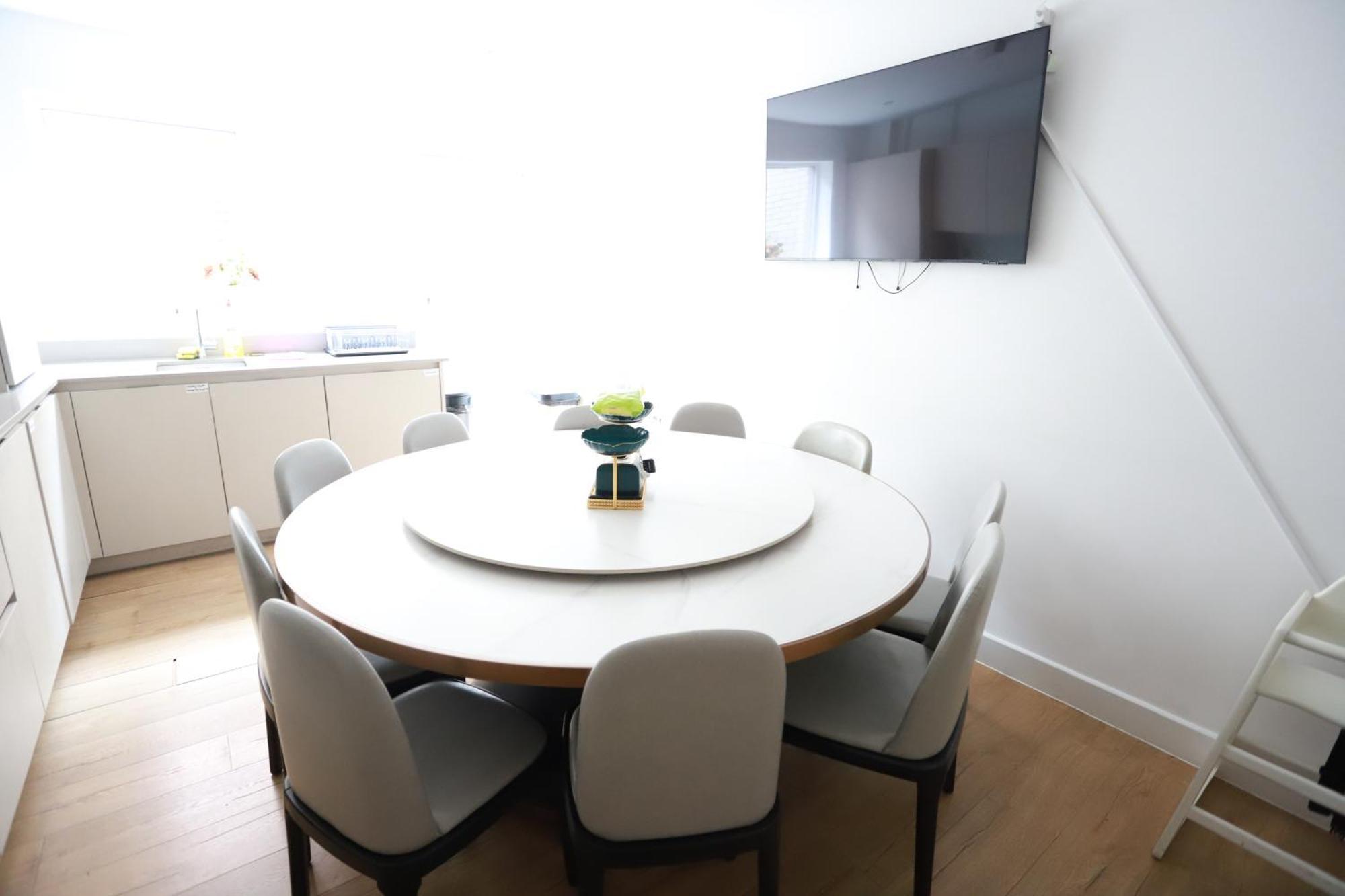 Appartement Spacious 3-story Retreat With Rooftop Terrace And Modern Amenities Londres