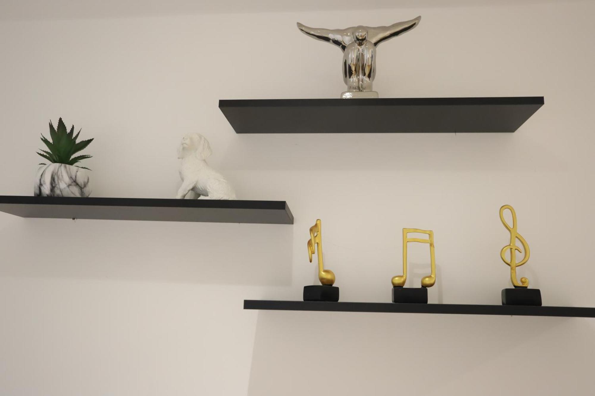 Spacious 3-story Retreat With Rooftop Terrace And Modern Amenities * Londen